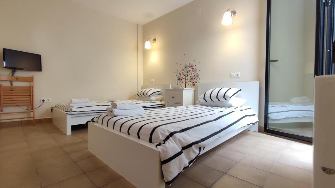 Apartamentos Turisticos Encanto Caces المظهر الخارجي الصورة